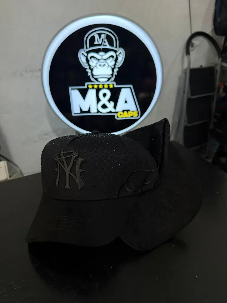 31 HATS FOREVER BLACK