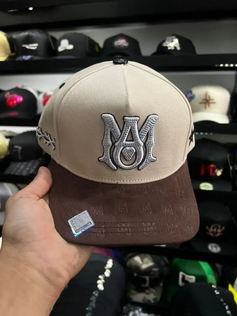 BIGG BOSS AMIRI BEIGE LOGO WHITE NIÑO