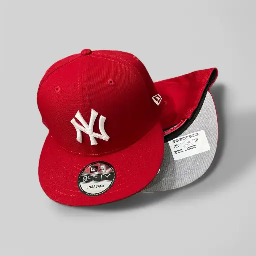 9FIFTY NY ROJA CLÁSICA