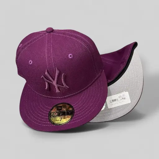 NEW ERA 7 CLASICA YANKEES MORADA