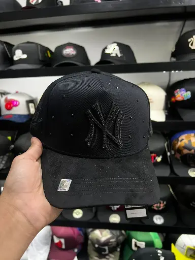 BIGG BOSS NY FULL BLACK CRYSTAL